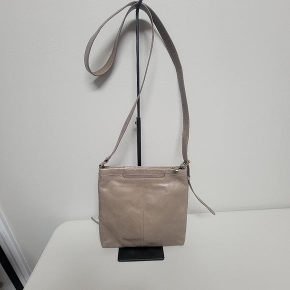 Hobo Torin Brown Leather Boho Crossbody Bag. - Picture 3 of 15